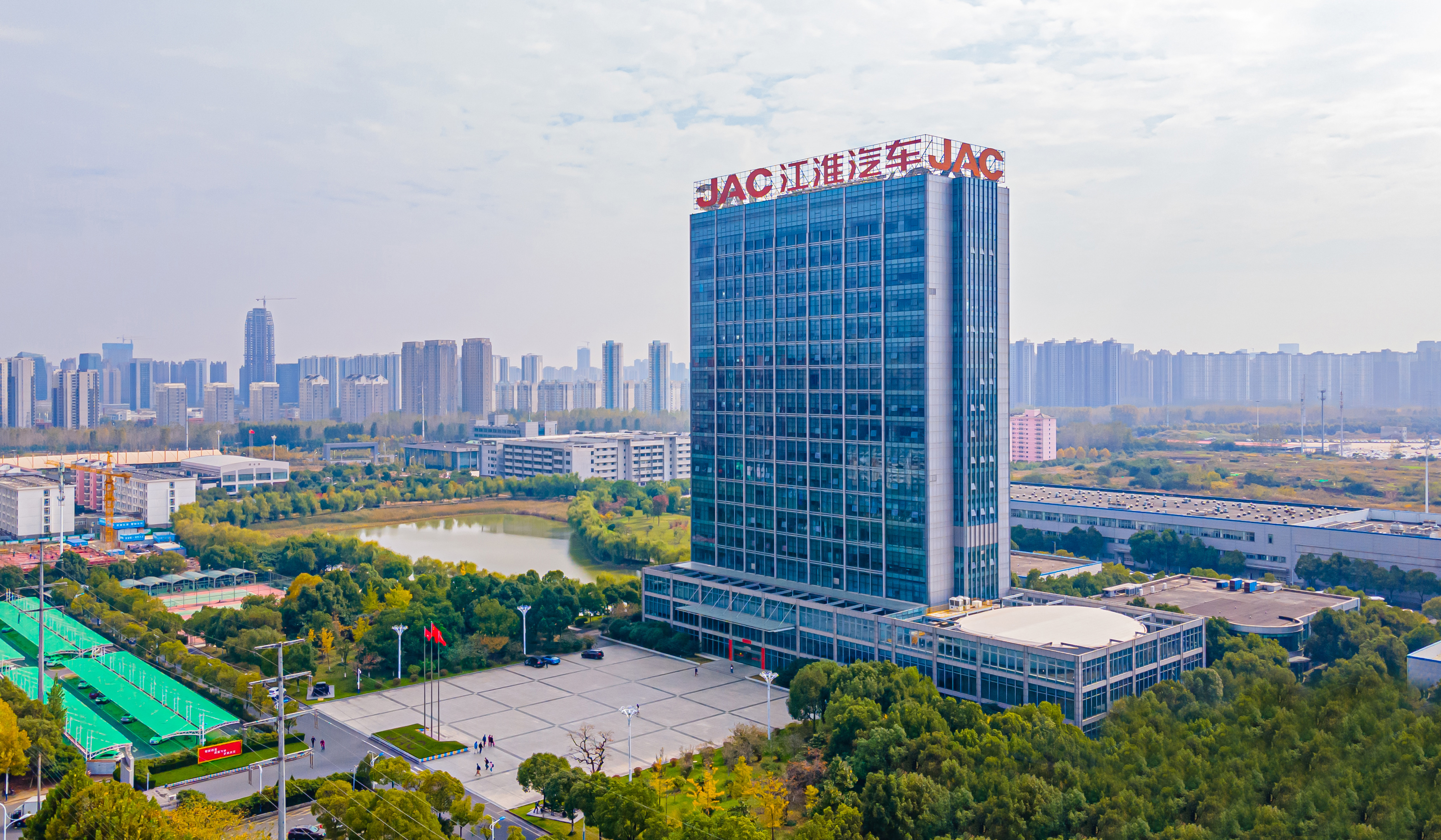 献礼60周年，品牌一连向上！Z6·尊龙凯时连获多项品牌殊荣